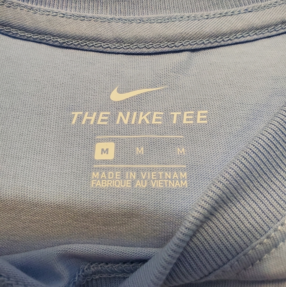 Nike Tee - Picture 3 of 4